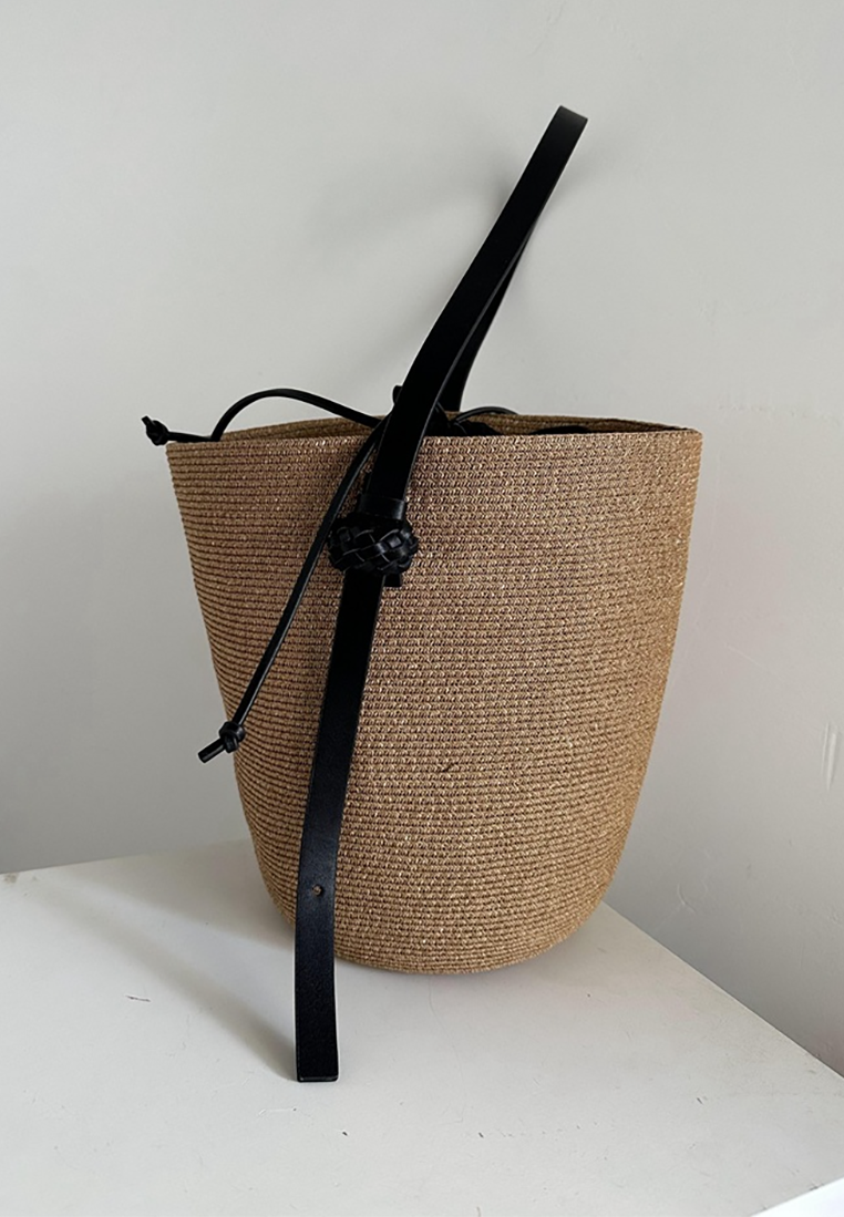 Straw soft leather bucket bag CA25042326BW