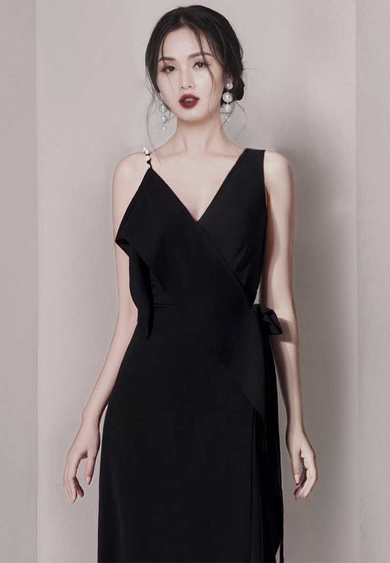 Temperament asymmetric strap v-neck dress A021927
