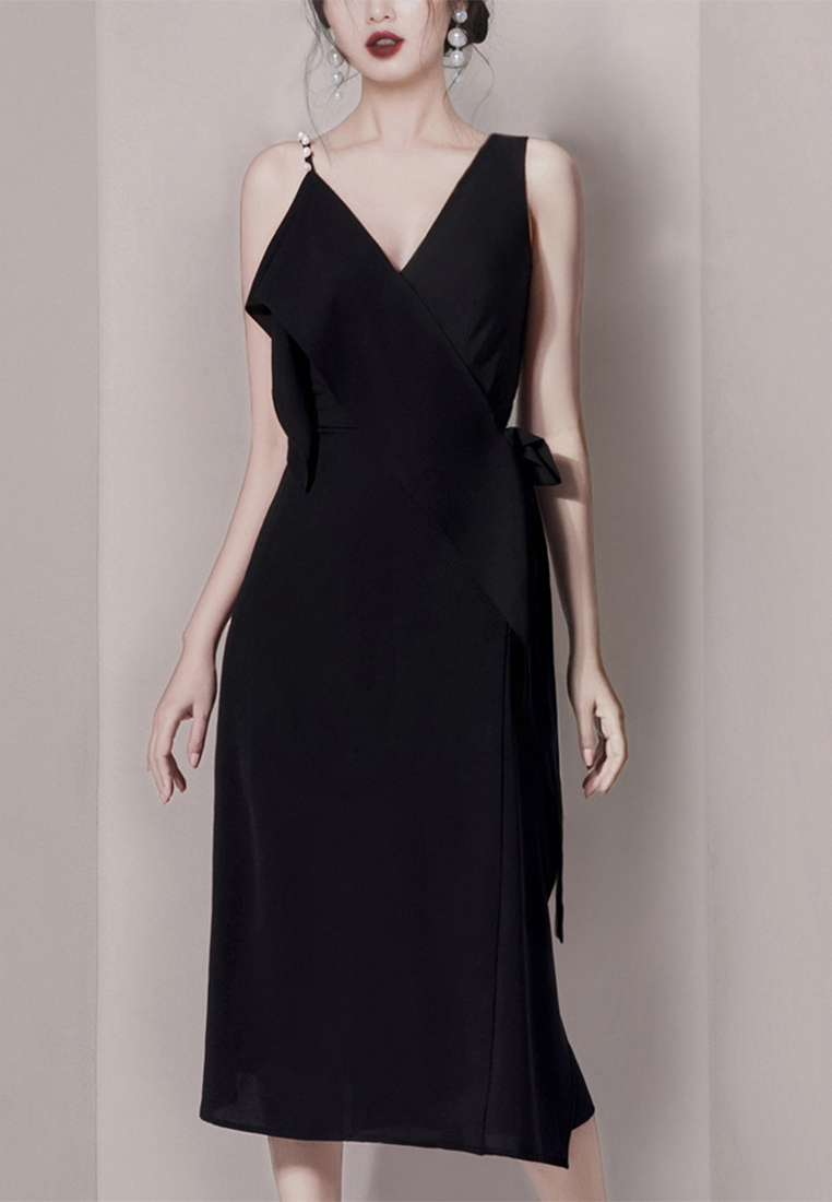 Temperament asymmetric strap v-neck dress A021927