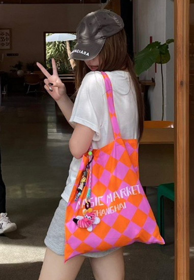 Summer Limited Edition Diamond-patterned Fashionable Handbag CA25061729PI