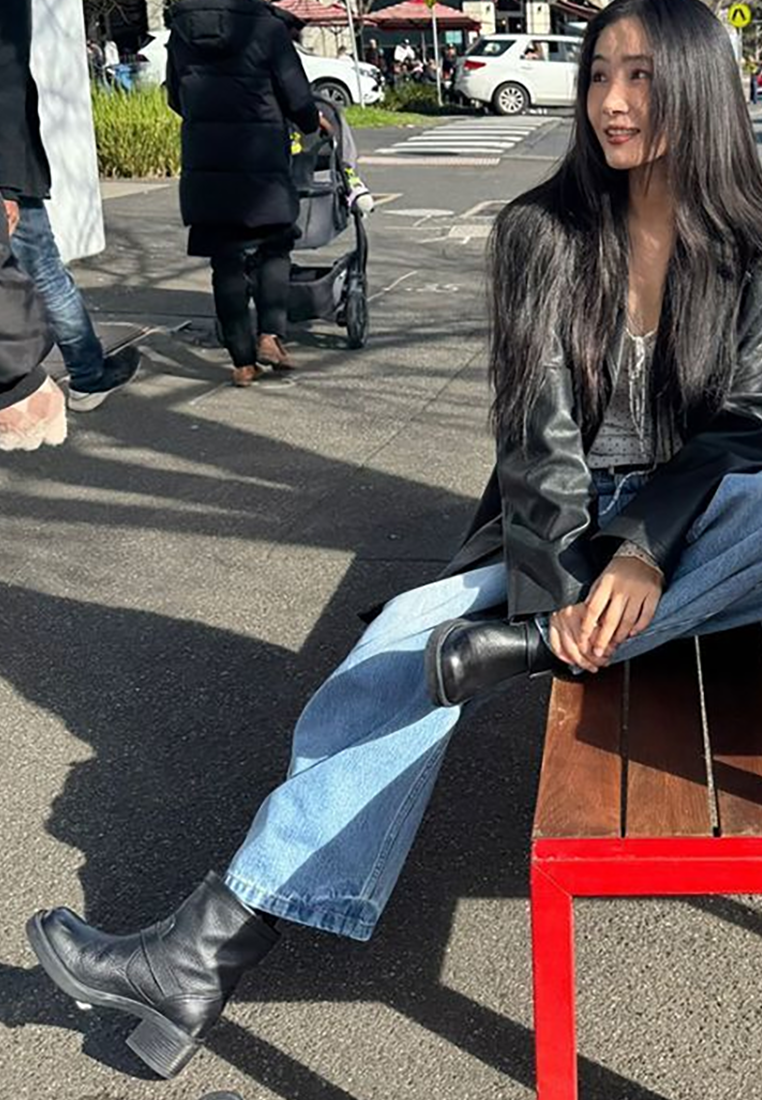 New square toe versatile Martin boots CA25090203BK