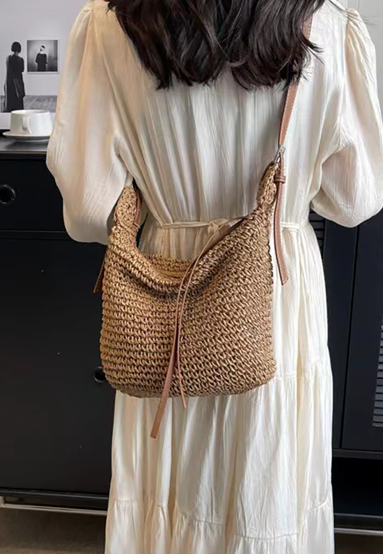 New crossbody dumpling-shaped woven beach bag CA25042330KI