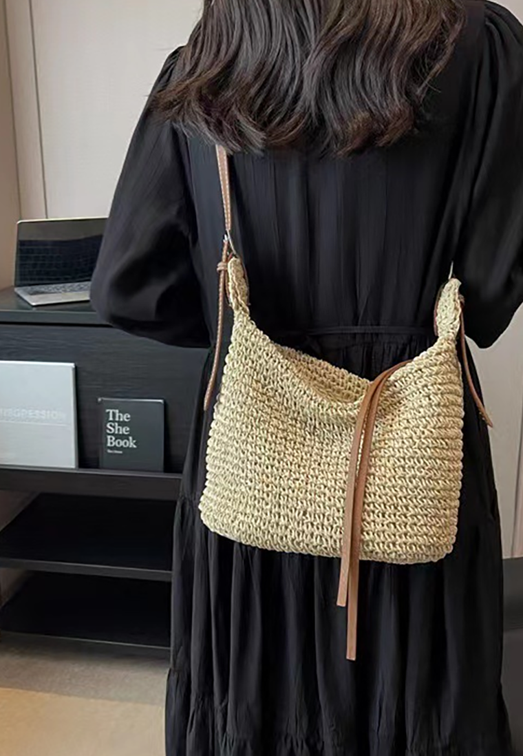 New crossbody dumpling-shaped woven beach bag CA25042330KI