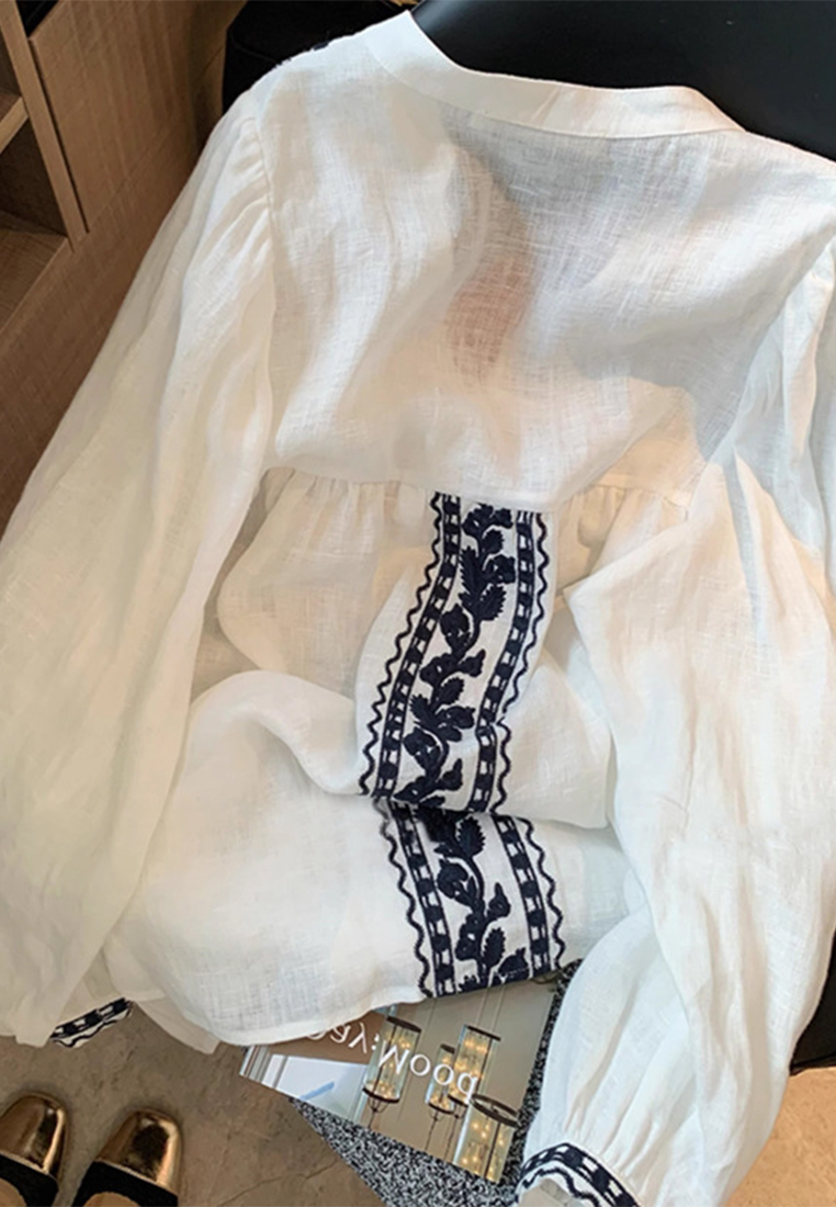 New French embroidered v-neck linen shirt CA225042233W