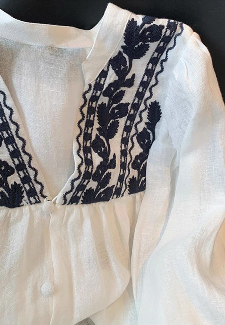 New French embroidered v-neck linen shirt CA225042233W