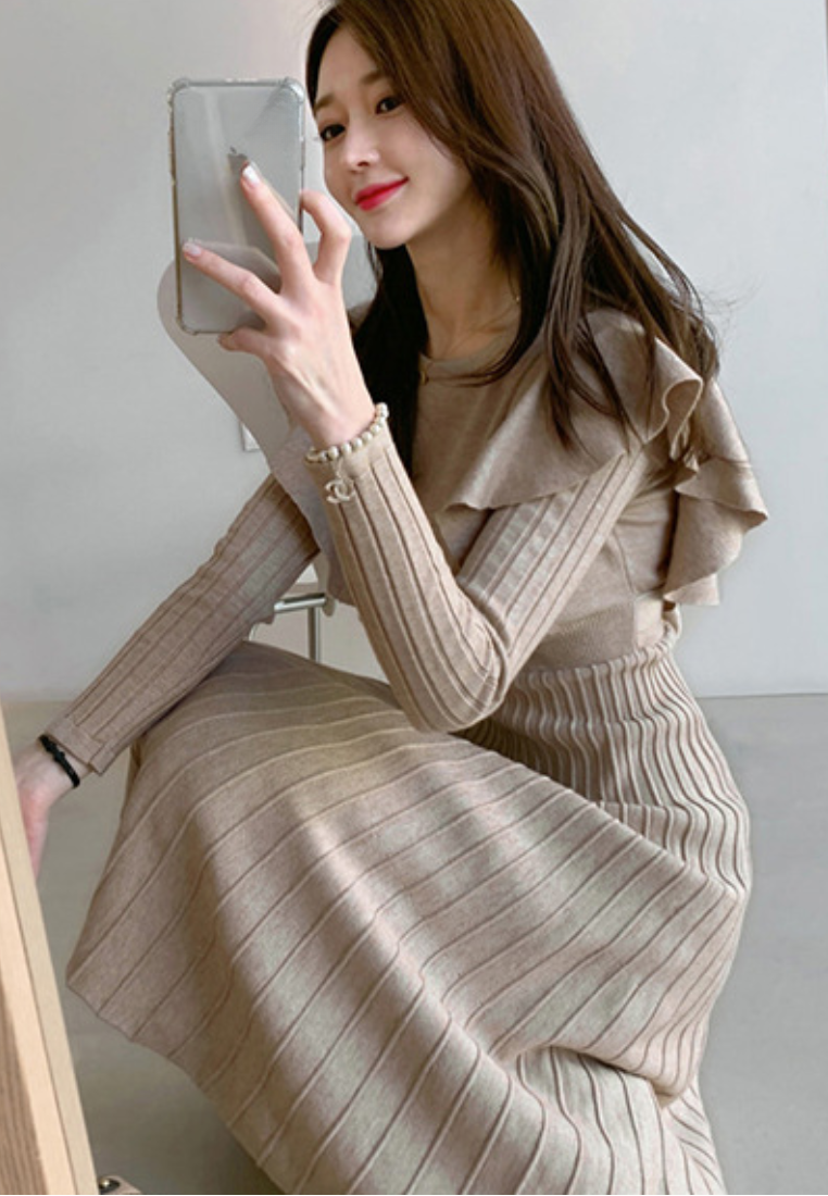 Elegant Ladies' Fashionable Slim-Fit Waist-Defined Knit Swing Dress CA2512133BE