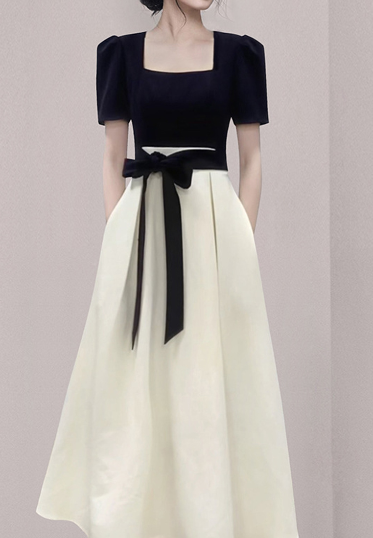  Audrey Hepburn-style Classic Black and White Contrast Dress CA080746