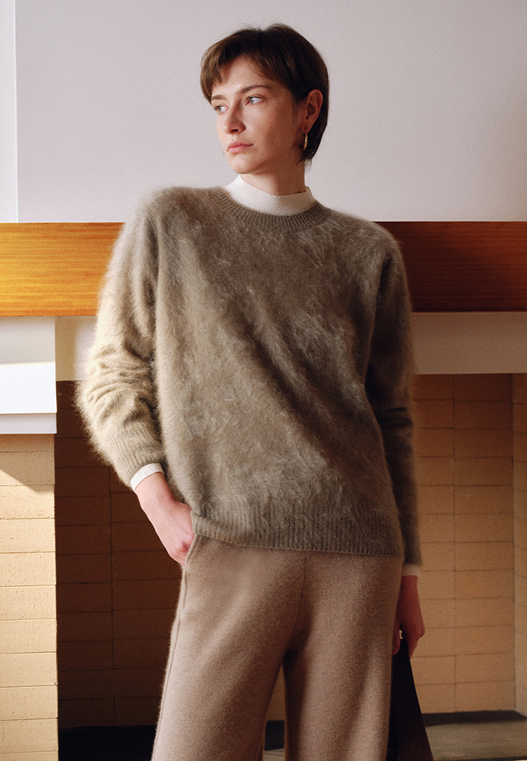 Classic Crew Neck Brushed Cashmere Sweater CA25102437BE