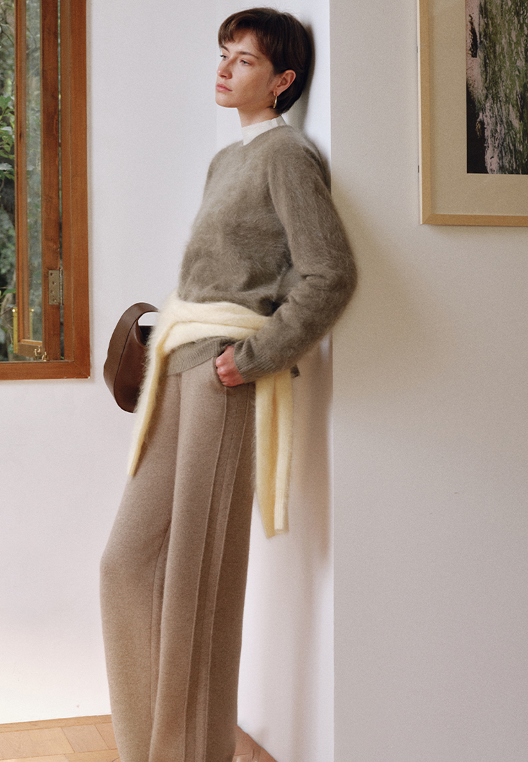 Classic Crew Neck Brushed Cashmere Sweater CA25102437BE