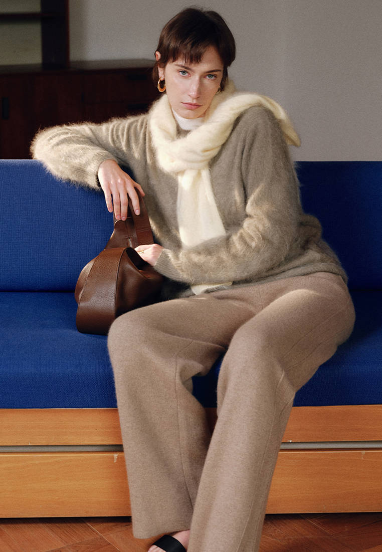 Classic Crew Neck Brushed Cashmere Sweater CA25102437BE