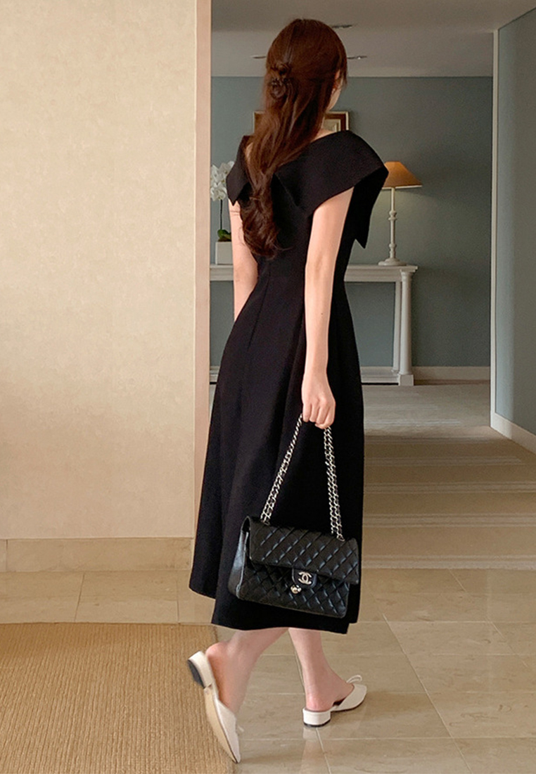 New sleeveless slim fit hip hugging dress CA25032741W