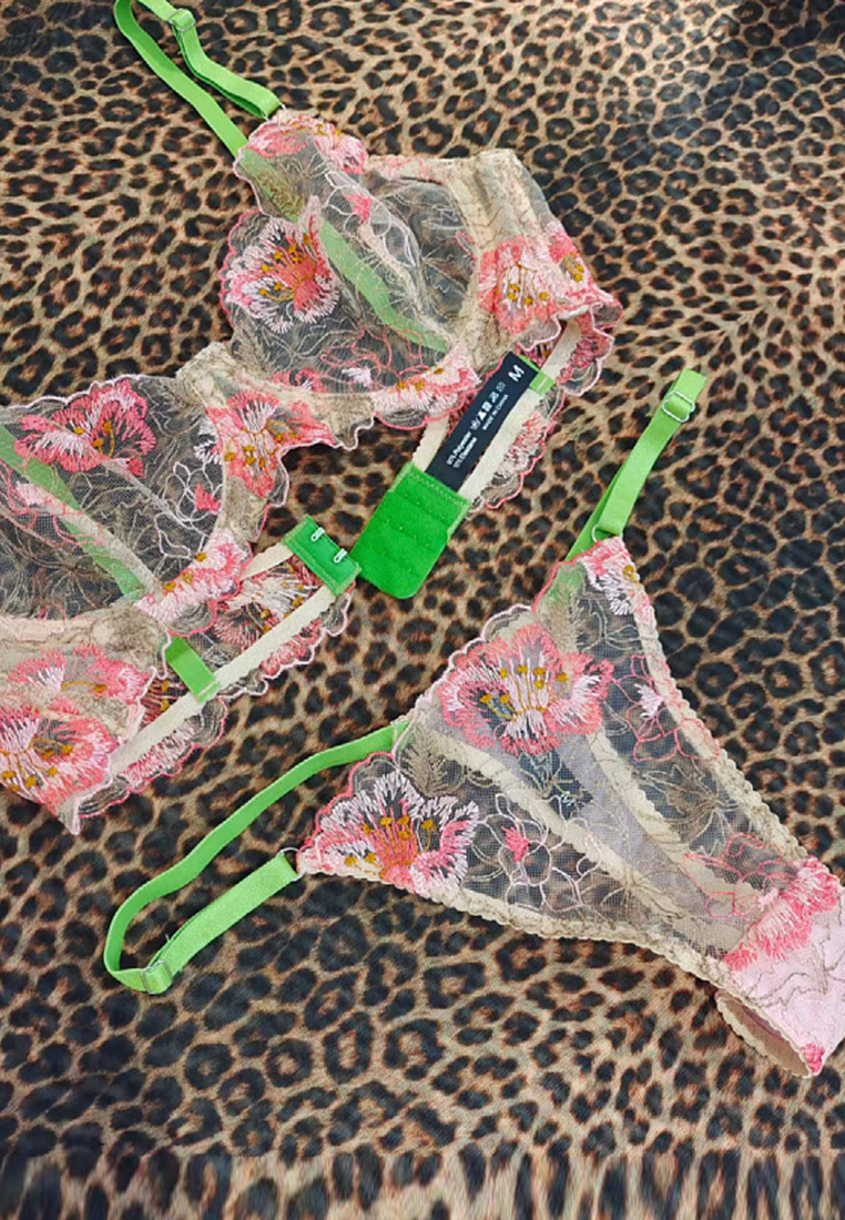 Embroidered lace French lingerie set A010404PI