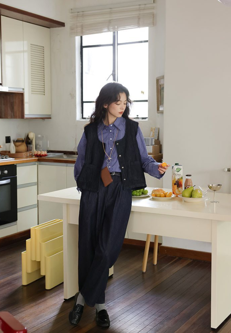 Autumn new retro Hong Kong style dark blue denim vest + Shirt + Pants CA25091940