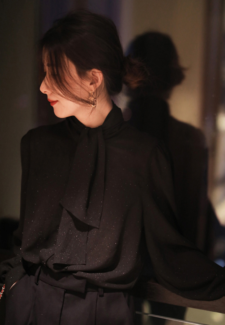 Elegant loose-fitting black belted top CA25110347BK