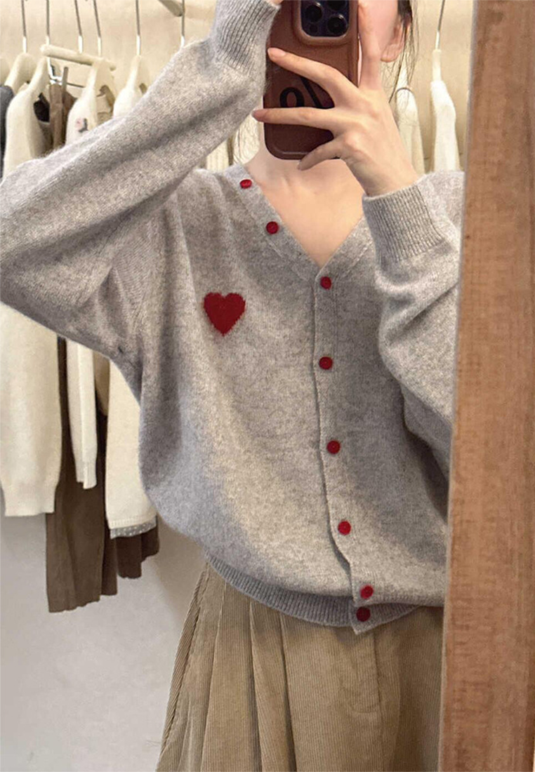 Autumn V-neck heart embroidered knitted long-sleeved top CA25102405GY