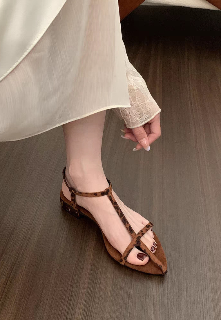 2025 pointed French thin-strap flat sandals CA25042205BK