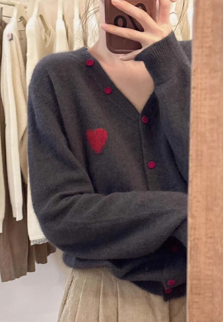 Autumn V-neck heart embroidered knitted long-sleeved top CA25102405GY