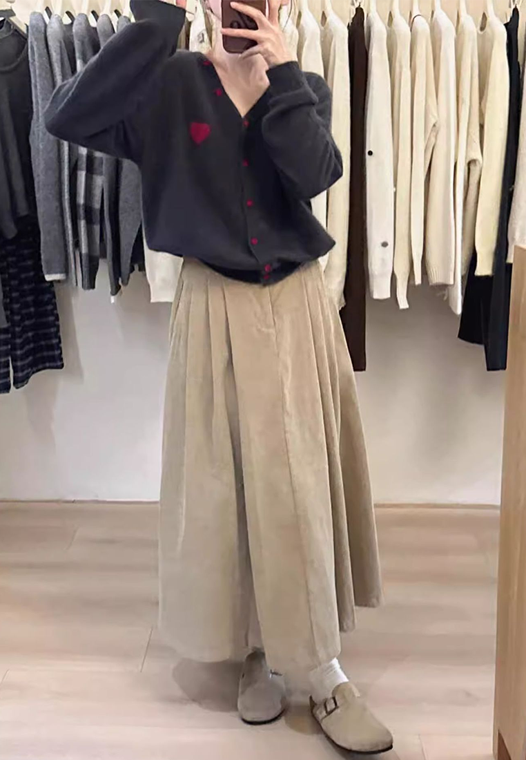 Autumn V-neck heart embroidered knitted long-sleeved top CA25102405GY