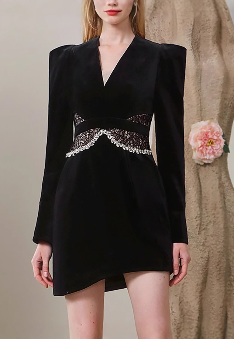 Autumn and winter French diamond chain lace splicing V-neck dress CA25092551BK