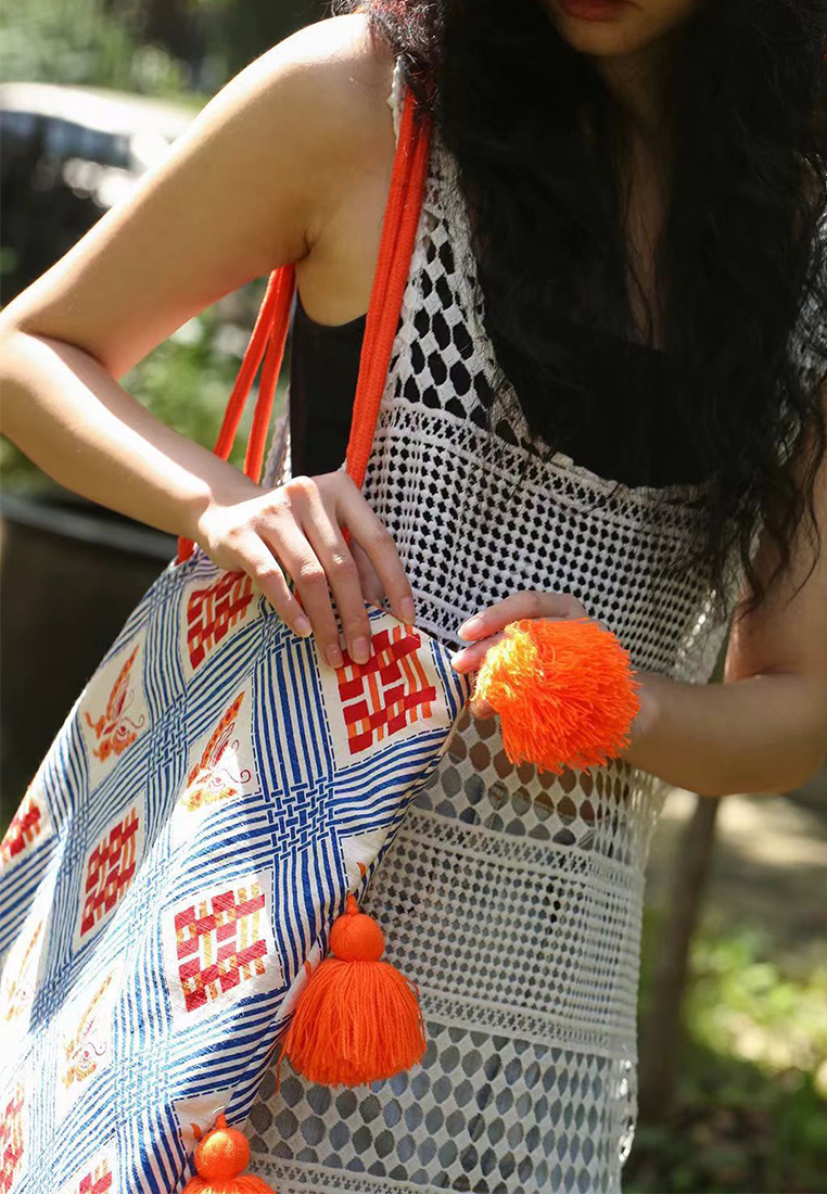 New Chinese style contrast color tassel canvas bag CA25061753GR