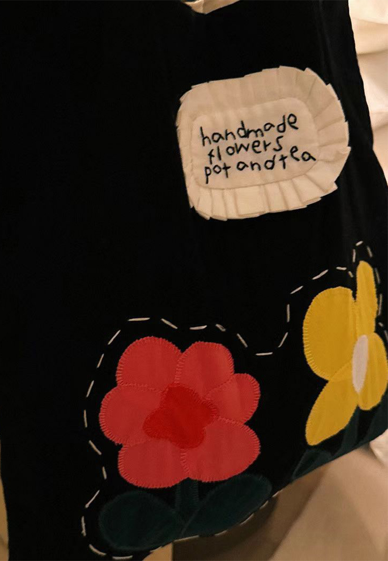 Hand-embroidered floral canvas shoulder bag CA25061755BK