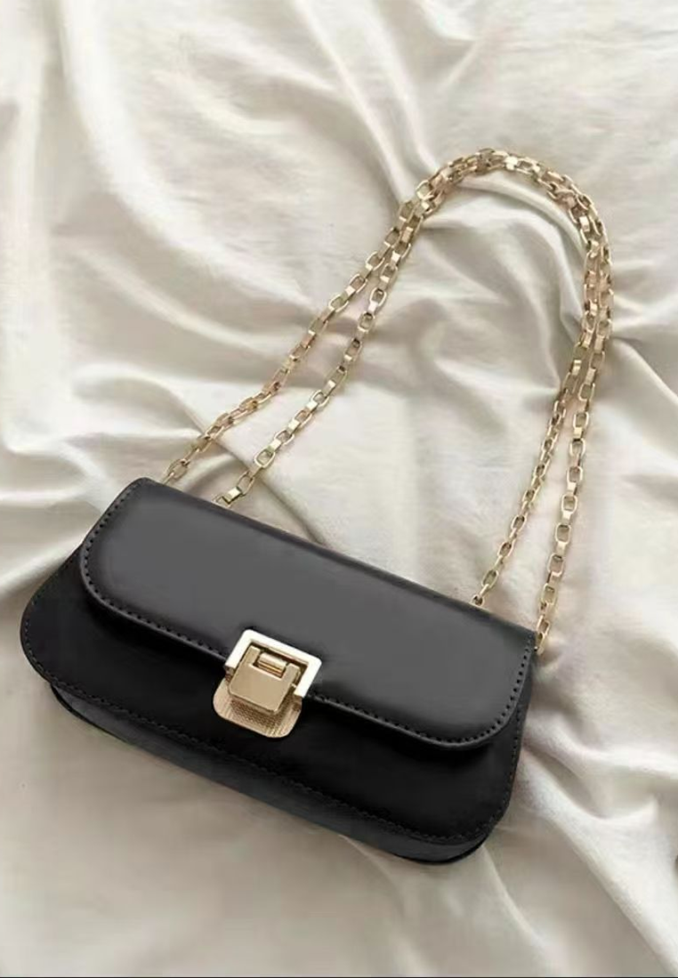 2025 Retro Underarm Chain Messenger Bag CA25042306W