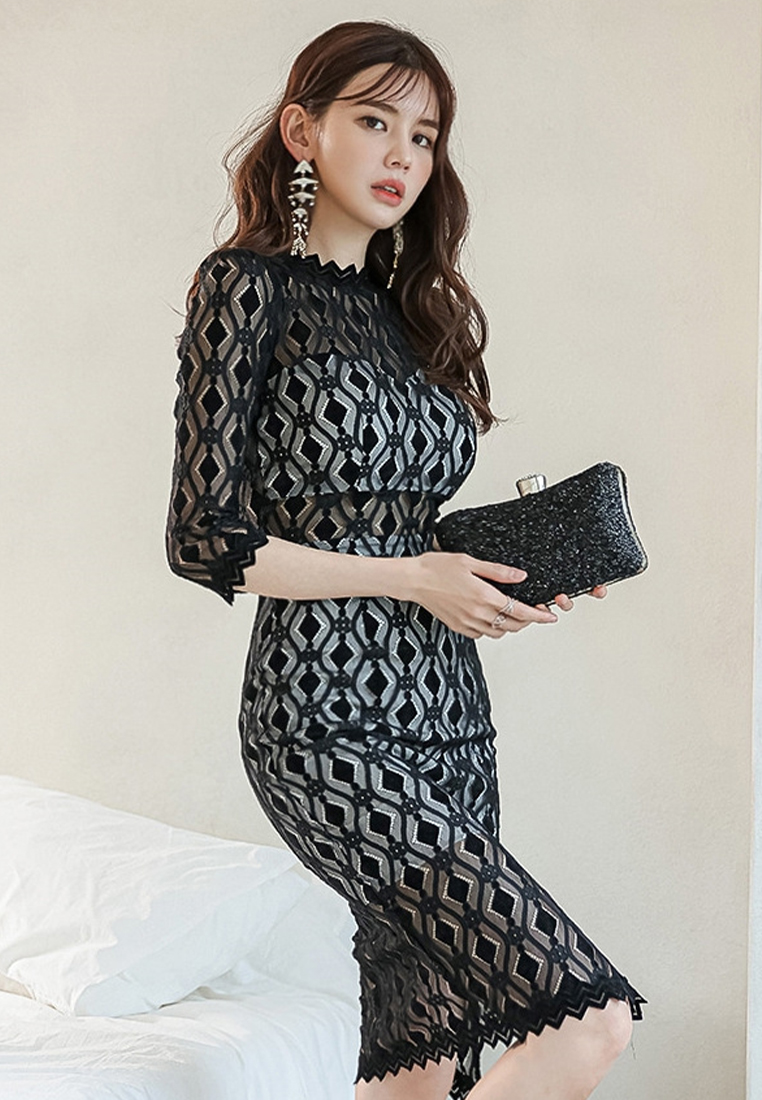 Sexy Lace Wrap Hip Show Waist One-Piece Dress A22022417BK