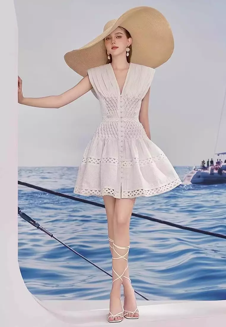 New white V-neck elegant pleated dress CA24102514W