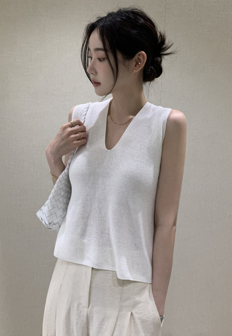 French Simple Solid Color Sleeveless Knitted Vest Top CA25070907W