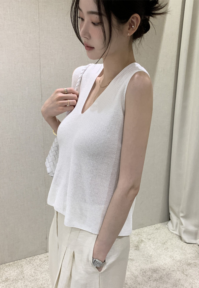 French Simple Solid Color Sleeveless Knitted Vest Top CA25070907W