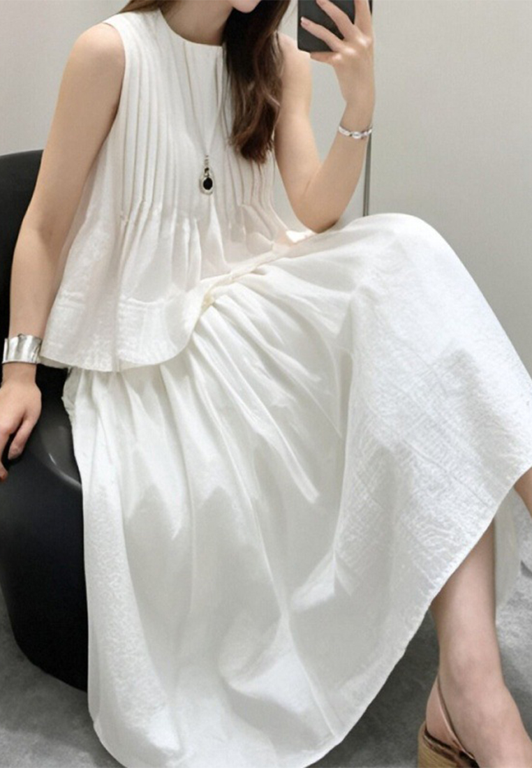 Stylish white sleeveless cropped top and skirt two-piece set CA25061778W
