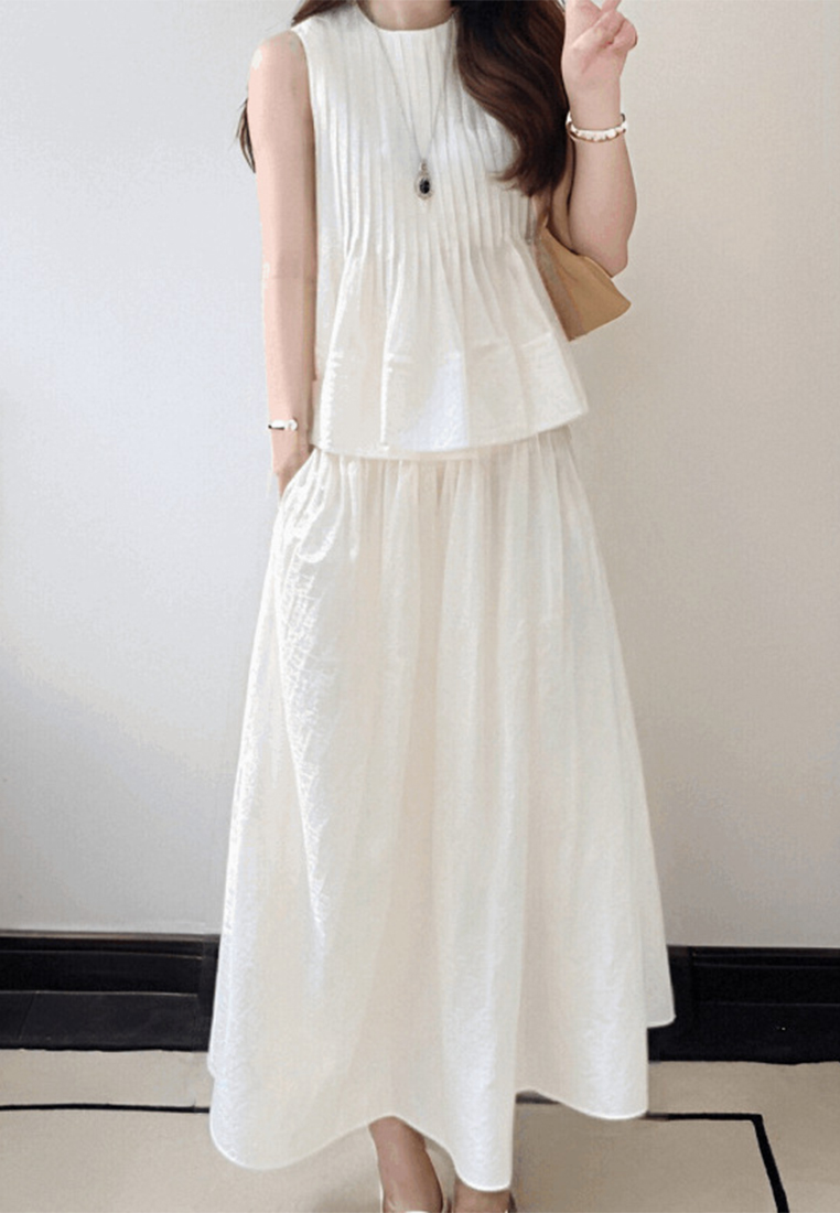 Stylish white sleeveless cropped top and skirt two-piece set CA25061778W