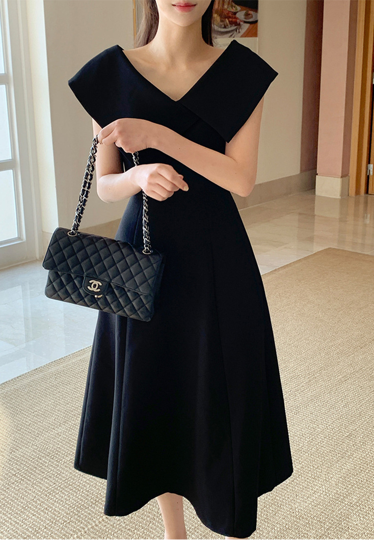 New sleeveless slim fit hip hugging dress CA25032741W