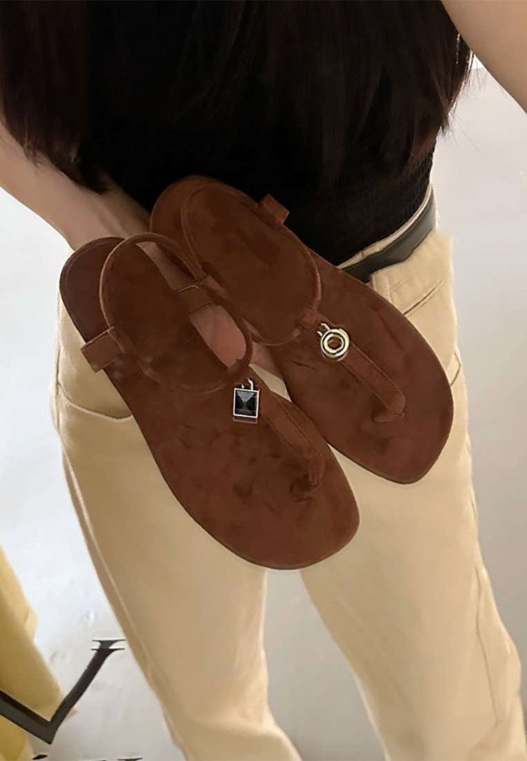 Retro metal buckle thong flat sandals CA25042208BL