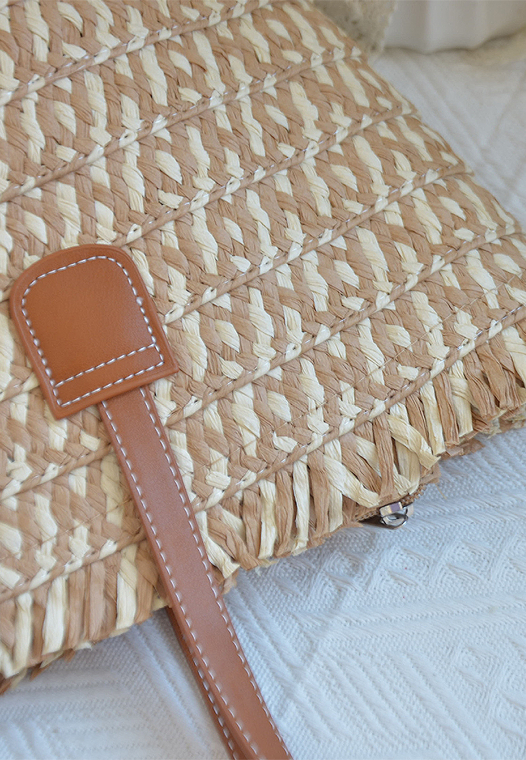 Large two-color stitching hand-woven straw bag CA24061708