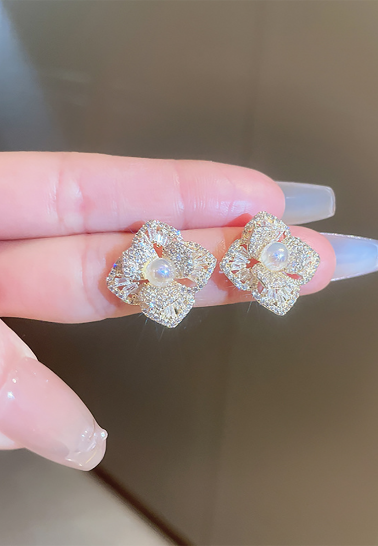 Light luxury retro diamond geometric palace style earrings CA25052383 -1