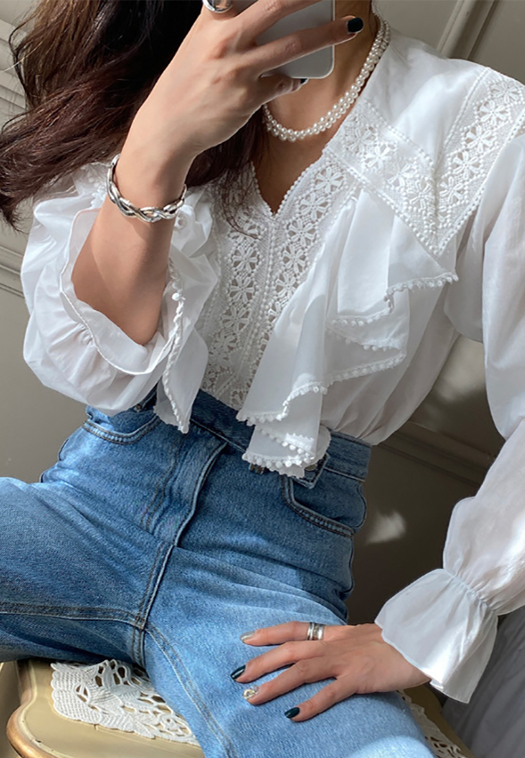 Autumn new Korean embroidered lace shirt CA25090209W