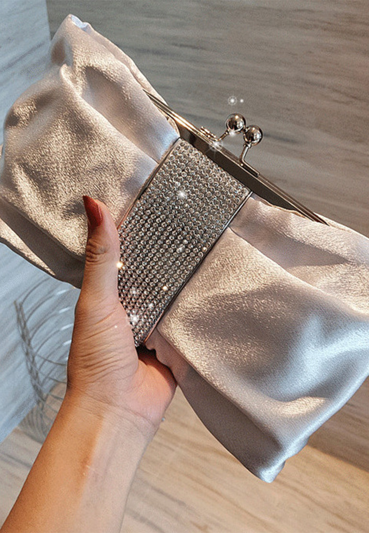 New Fashionable Exquisite Chain Diagonal Cross Handbag CA24121009BK