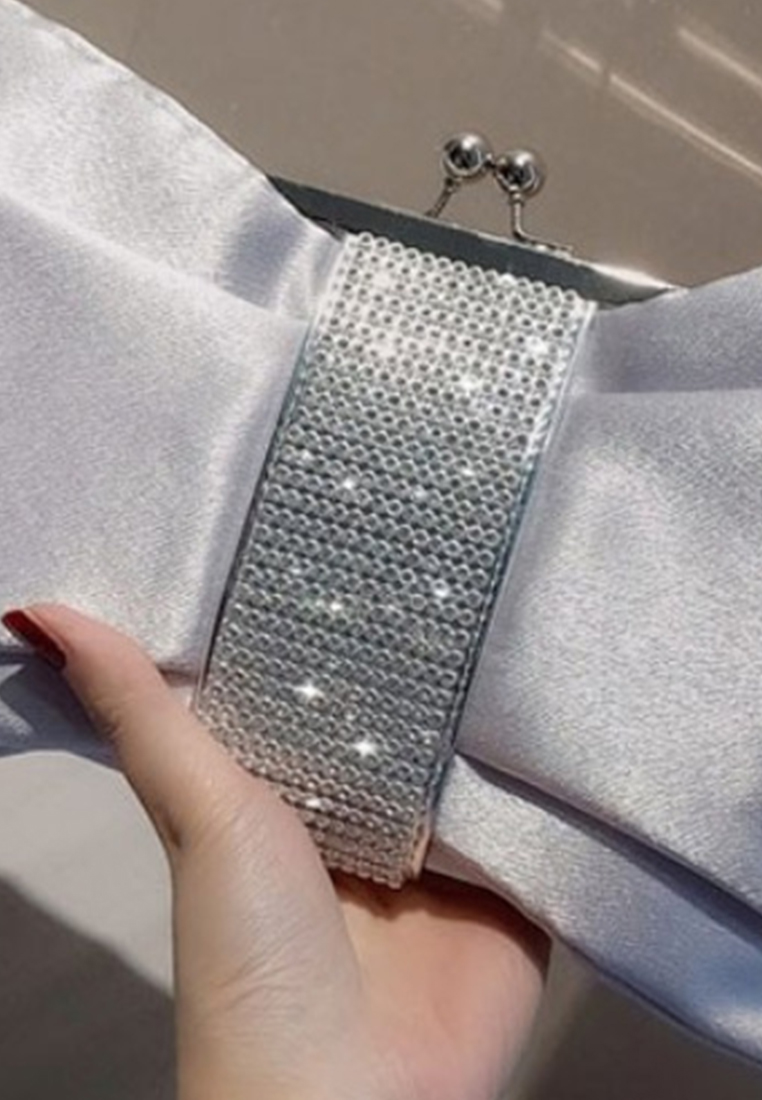 New Fashionable Exquisite Chain Diagonal Cross Handbag CA24121009BK