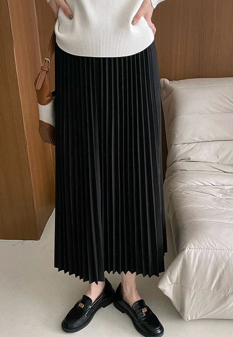 Solid color knitted mid length draped pleated skirt A120403BK