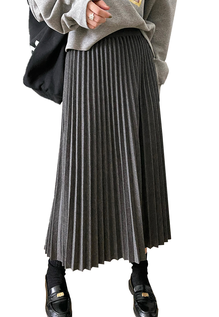 Solid color knitted mid length draped pleated skirt A120403BK