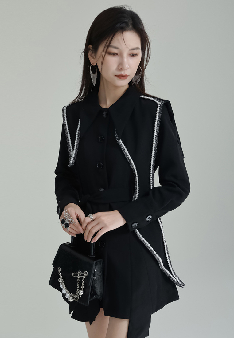 Fashionable design contrasting color short black dress A1218106