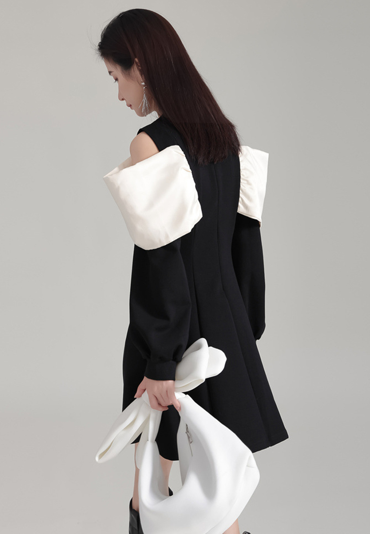 Fashionable and elegant off-shoulder bow color block dress A1218134