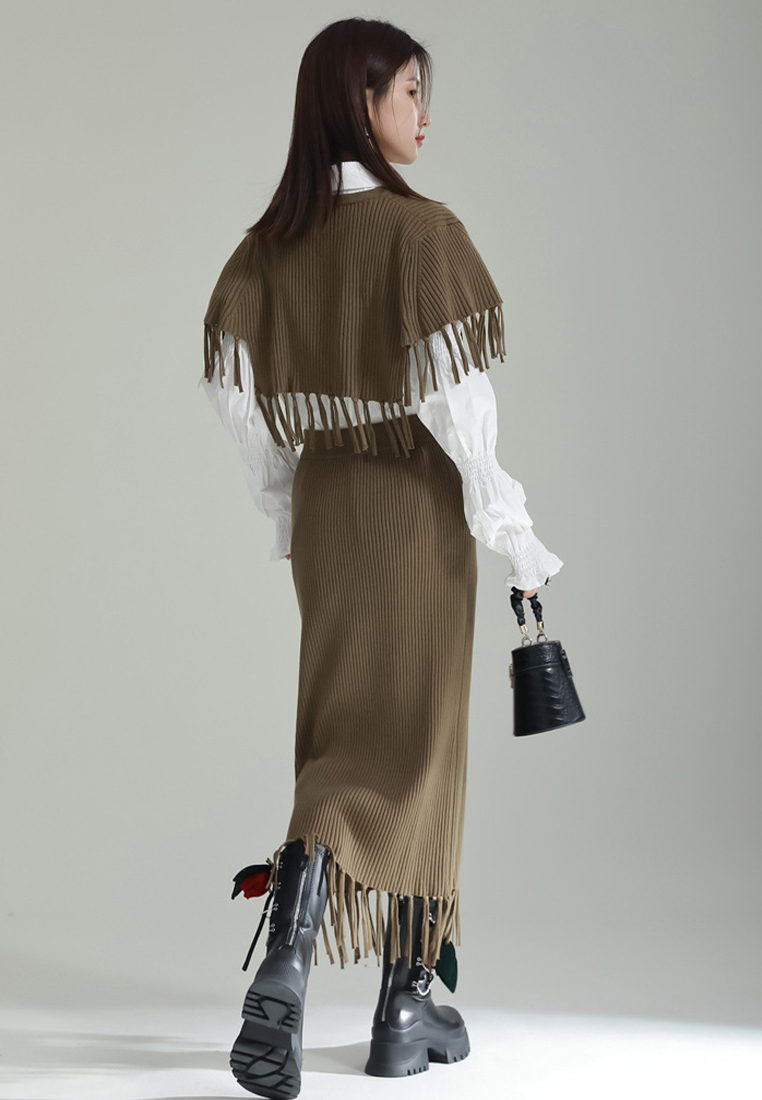 2024 Fashionable Casual Tassel Shawl + Skirt Knitted Suit A1218153GY
