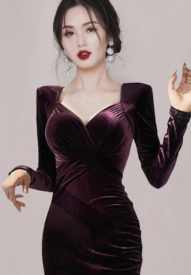 2024 Hepburn style v-neck velvet dress womens autumn new fashion dress A121870PU