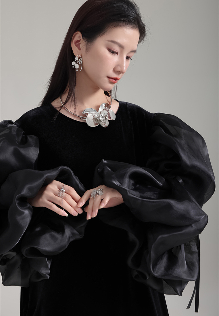 Fashionable and elegant black velvet skirt with puff sleeves dress A121898BK