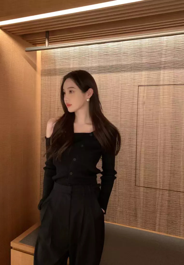 Brand new irregular off-shoulder knitted top K092705-BK