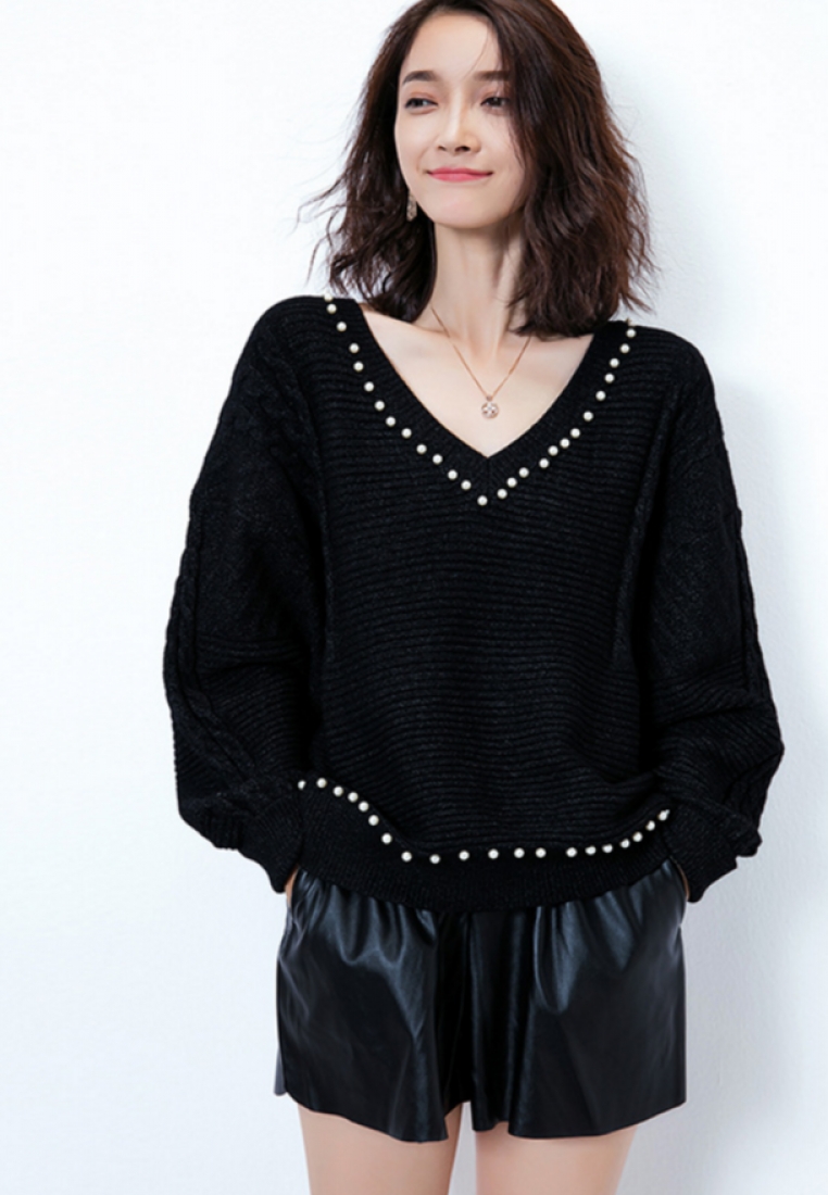 --Pearl Decorated Knitted Top CA093002BK