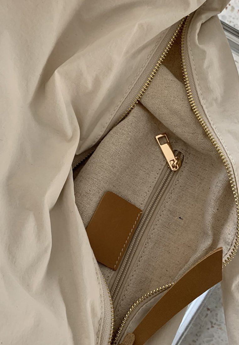 --Simple And Large-Capacity Nylon Shoulder Dumpling Bag CA22032108W