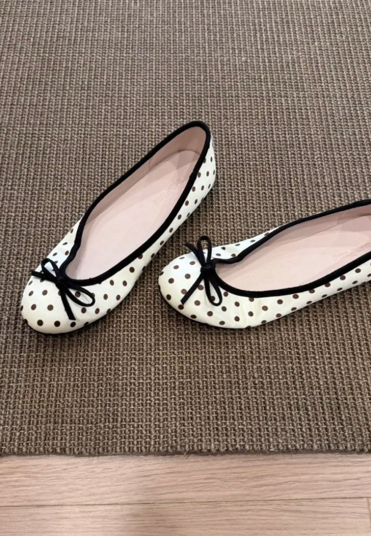 Sweet and youthful polka dot slip-on shoes CA25112808W
